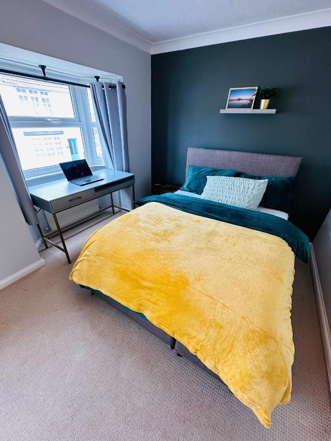 Vakantiehuis Place2stay Free Parking 3 Bed House